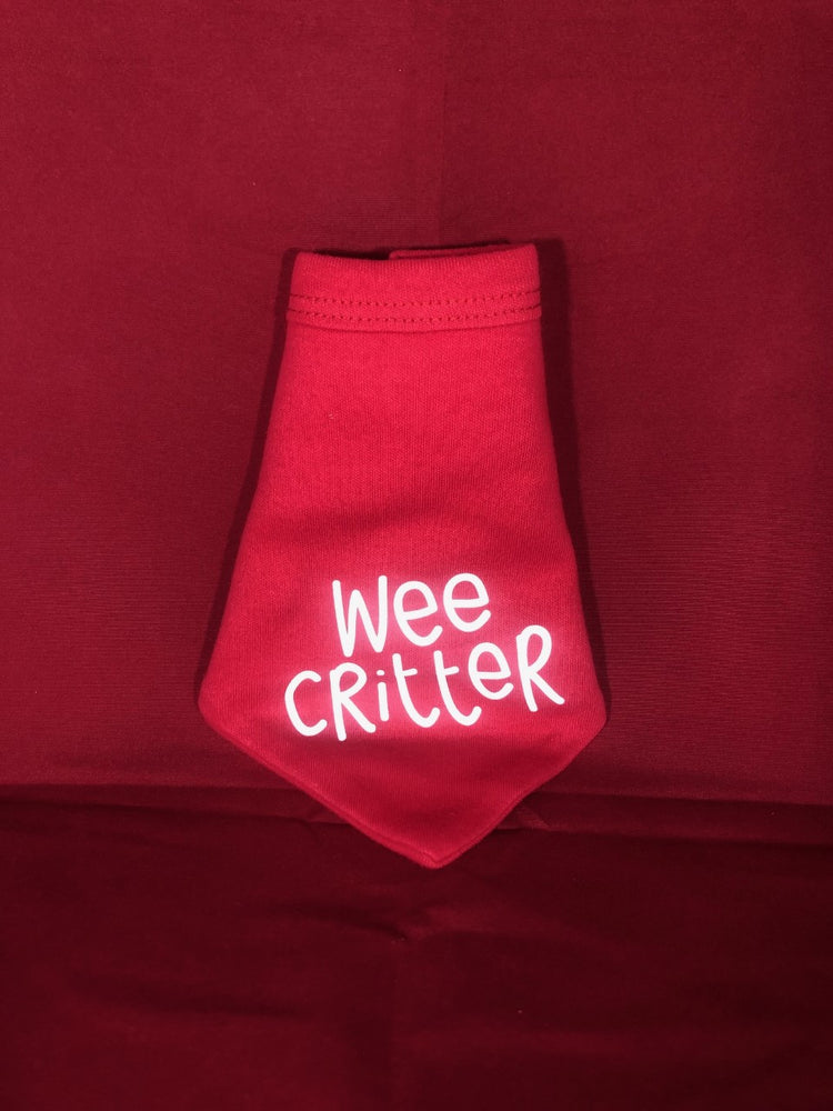 
            
                Load image into Gallery viewer, Tee and Toast &amp;#39;Wee Critter&amp;#39; bib - Red
            
        